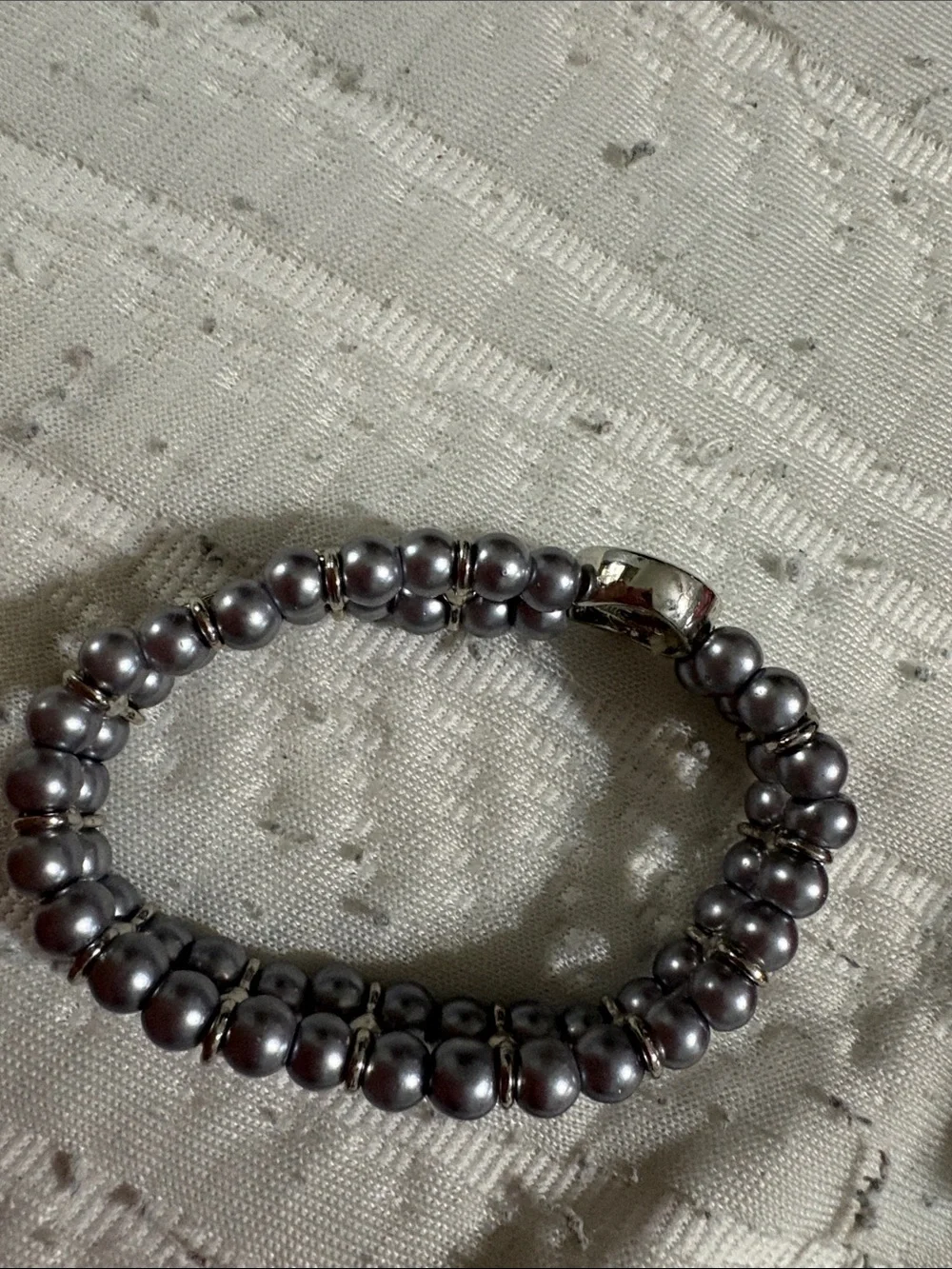 Elegant Silver Pearl Bracelet using small snaps. With jewels. Stretchy bracelet - Picture 5 of 7